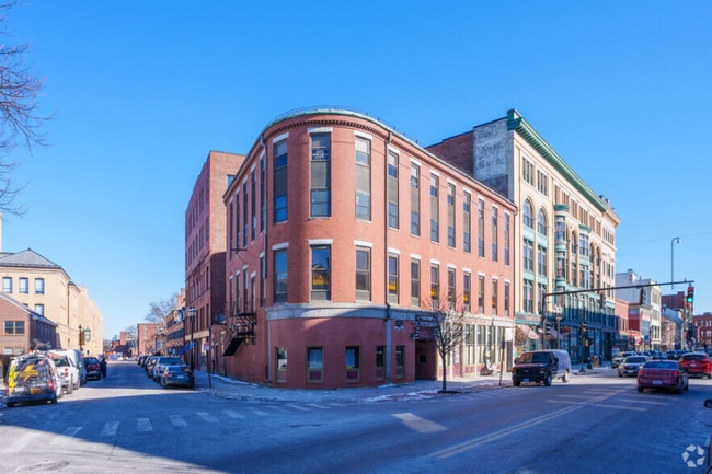 Building Photo - 169 Merrimack St