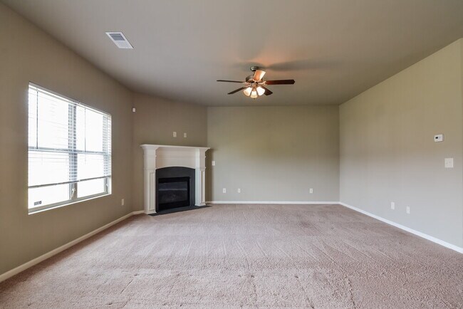 Building Photo - 1081 Rock Elm Dr