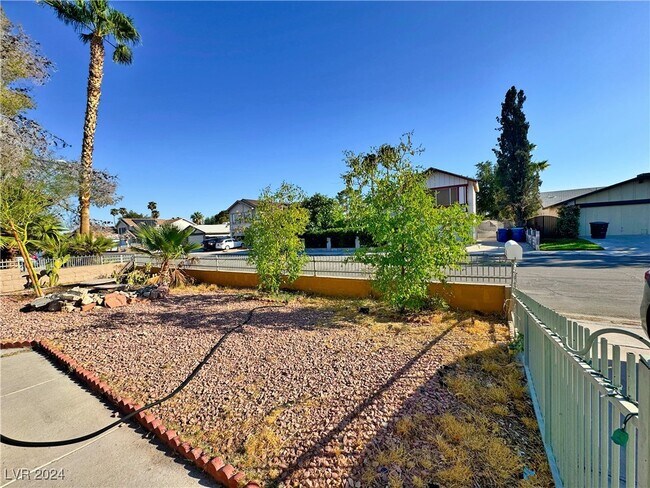Building Photo - 6388 Mockingbird Ln
