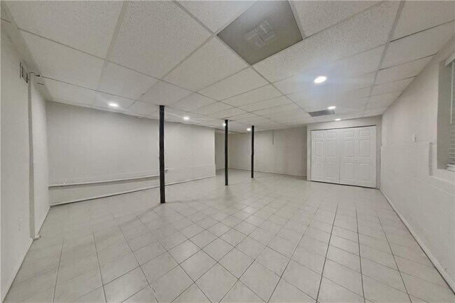 Foto del edificio - 2520 Deerfield Dr