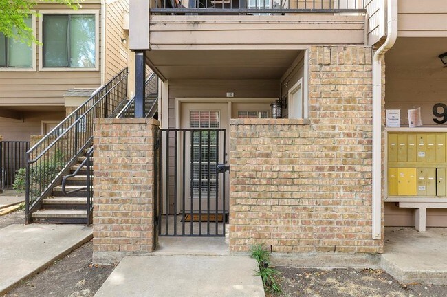 Foto del edificio - 9817 Walnut St