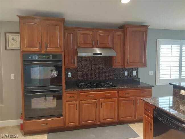 Foto del edificio - 8078 Base Camp Ave