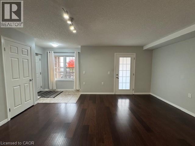 Photo du bâtiment - 1460 Highland Rd W