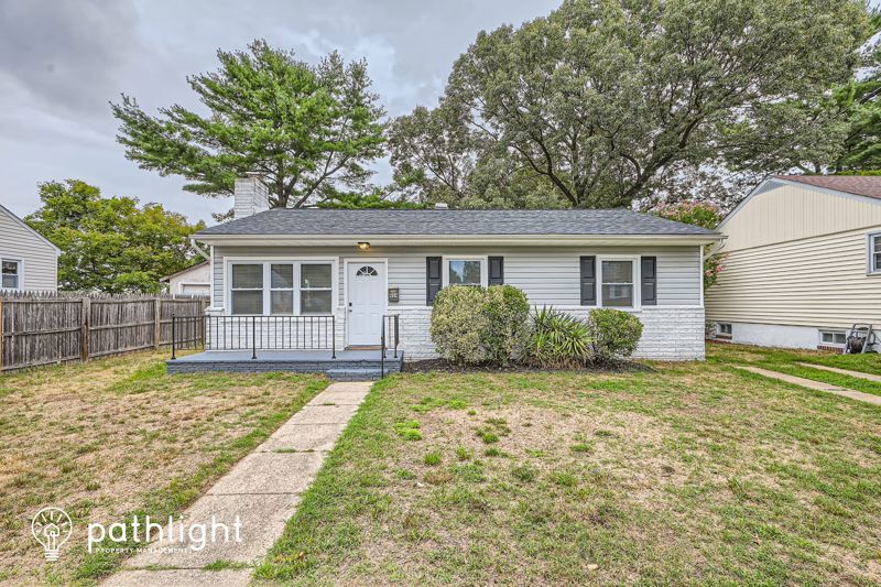 Primary Photo - 404 7th Ave NE