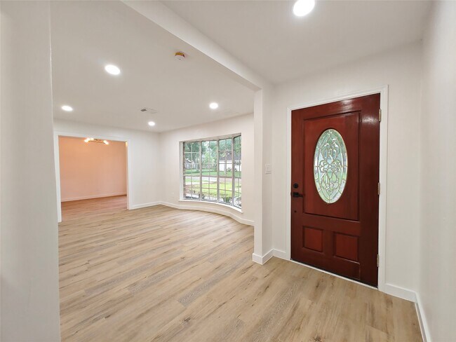 Foto del edificio - 4106 Clovernook Ln