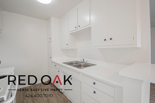 Foto del edificio - 915 N Wilton Pl