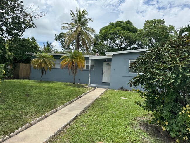 Building Photo - 6884 NW 14th St