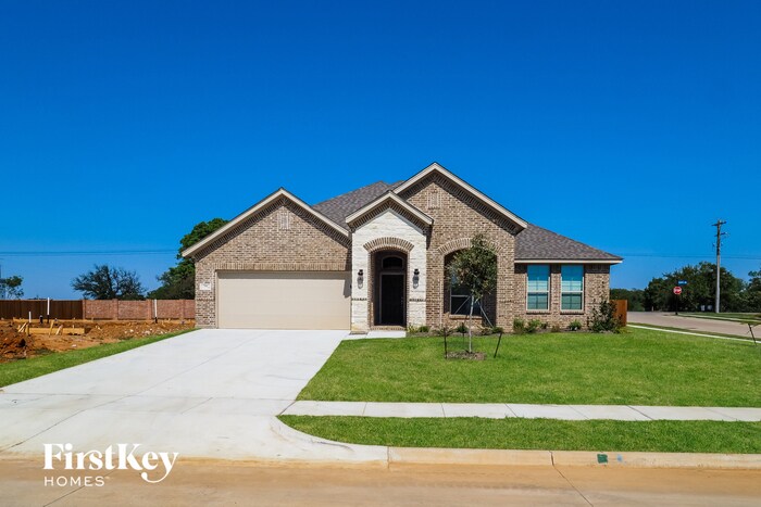 Primary Photo - 704 Liberty Dr