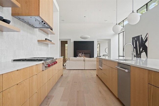 Building Photo - 2704 Mountain Laurel Dr