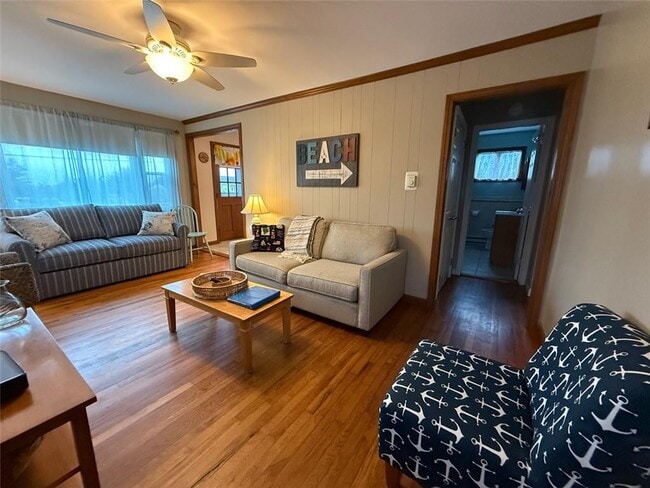 Building Photo - 33 BREACH Drive UNIT Front