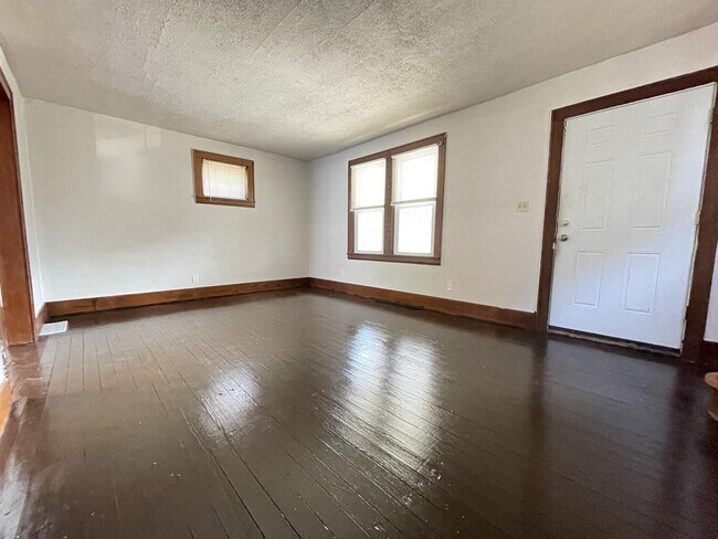 Foto del edificio - 457 Adkins Ave