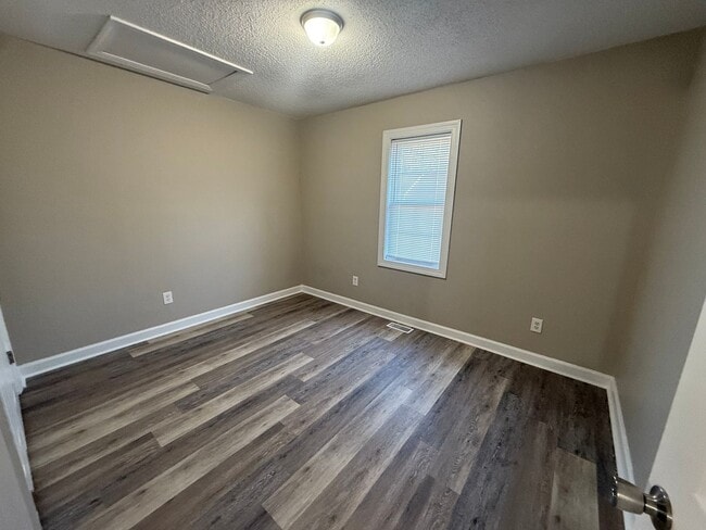 Foto del edificio - 4117 Juniper Ln NW