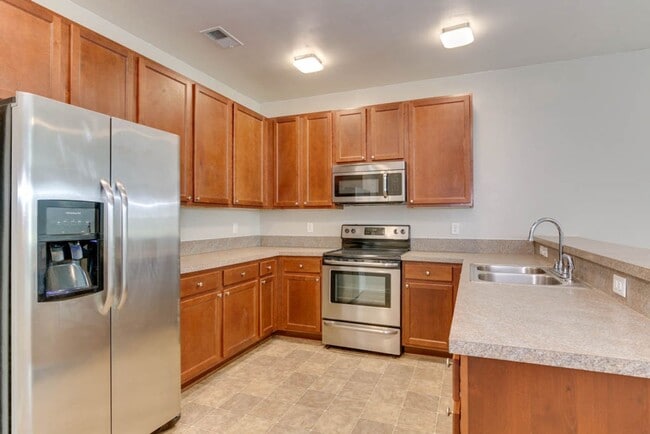 Foto del edificio - Discover this BEAUTIFUL 2-bedroom home in the sought-after Western Branch area!