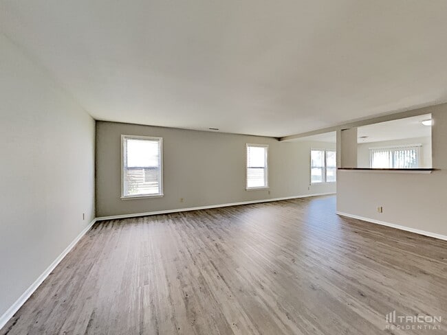 Building Photo - 6255 White Rabbit Pl