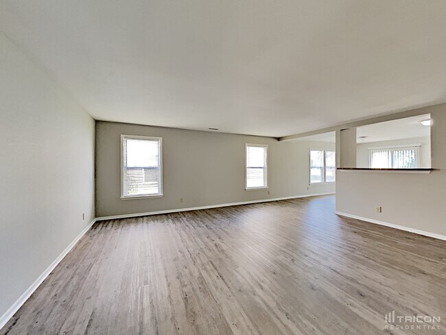 Foto del edificio - 6255 White Rabbit Pl