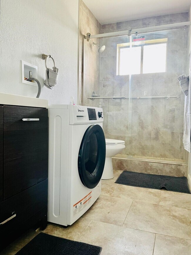 Foto del edificio - 5908 Kiam St