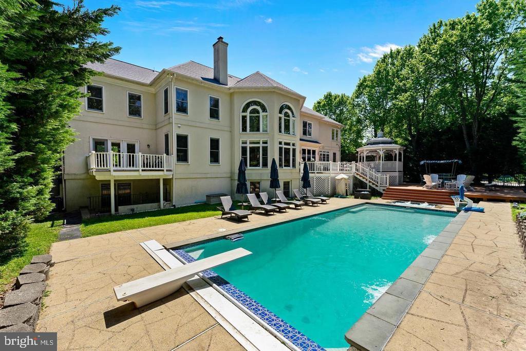 Foto principal - 1445 Mayhurst Blvd