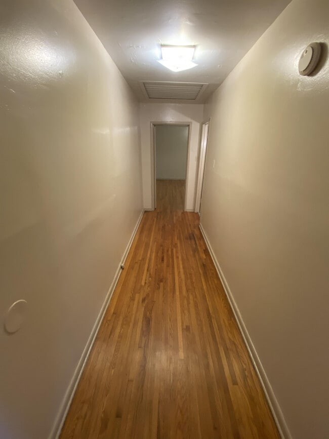 Foto del edificio - 1218 D St N