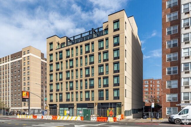 Building Photo - The 183