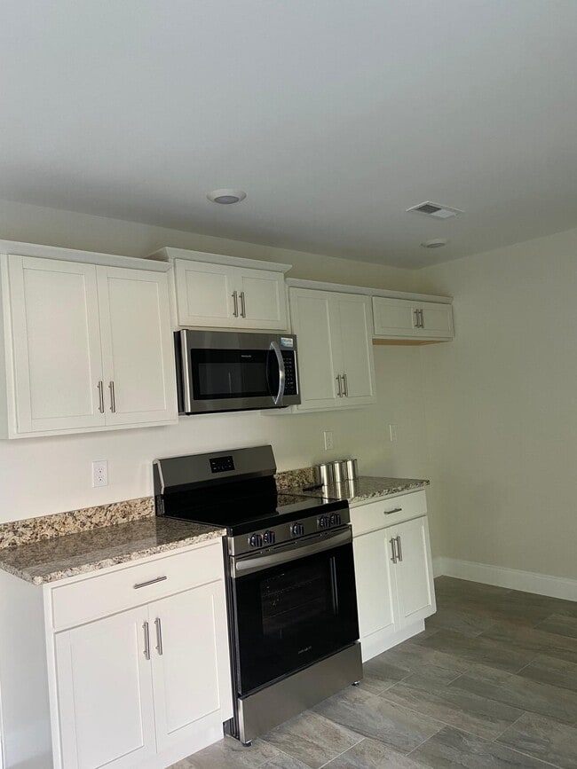 Building Photo - 1020 Belsole Pl