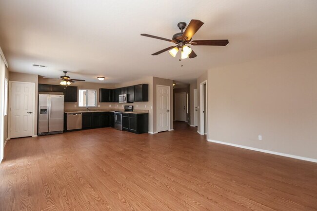 Foto del edificio - 3251 W Carlos Ln