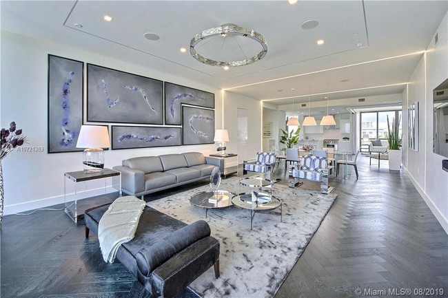 Building Photo - 20 Isle of Venice Dr
