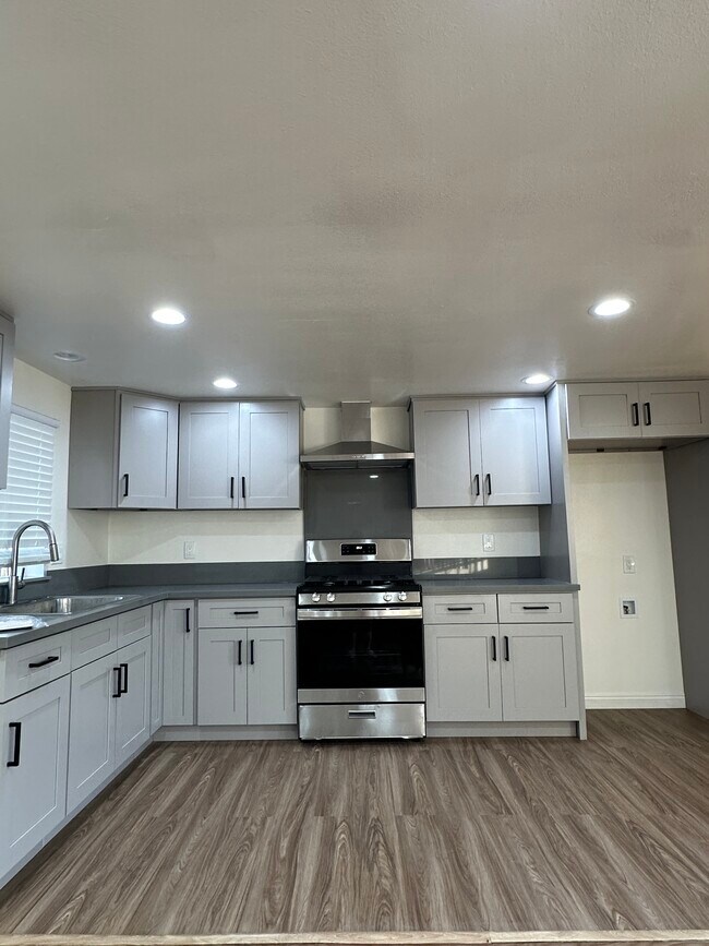 Building Photo - 9038 Newby Ave