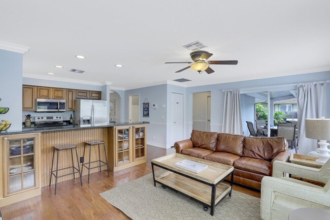 Foto del edificio - 714 98th Ave N