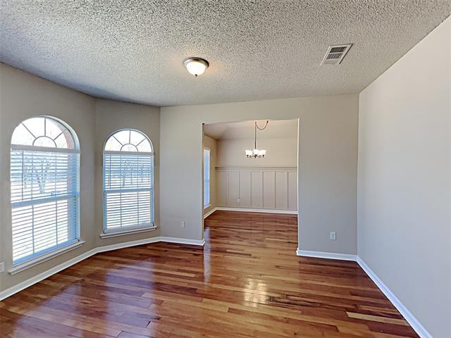 Foto del edificio - 643 Big Oak Ct