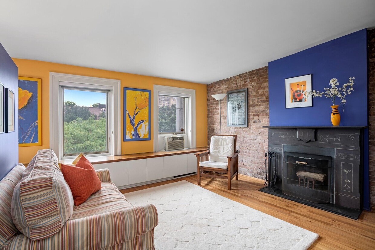 72 Perry St Unit 4B, New York, NY 10014 Room for Rent in New York, NY