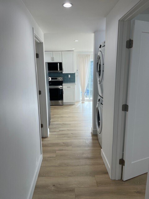 Pasillo de entrada - 633 Marr St