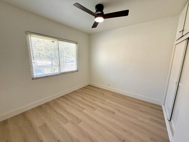 Building Photo - 3714 Fairway Dr