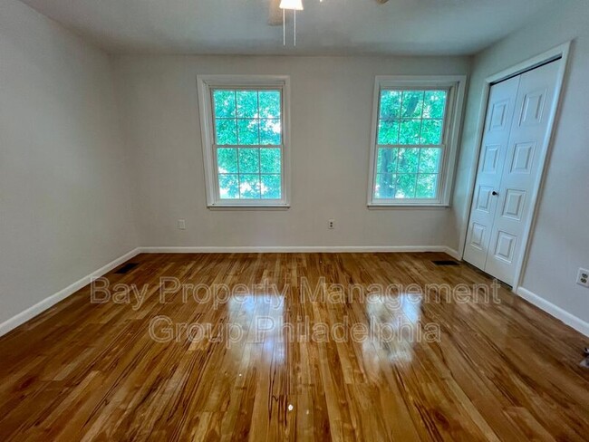 Building Photo - 638 Lancaster Ct
