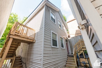 Building Photo - 1022 W Fry St