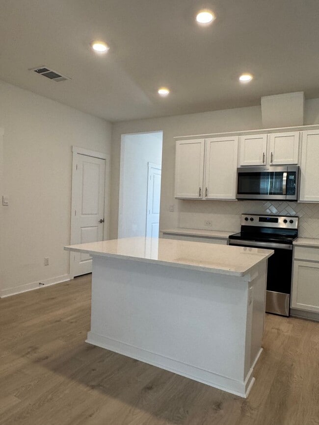 Building Photo - 2516 Liam Aurora Ln