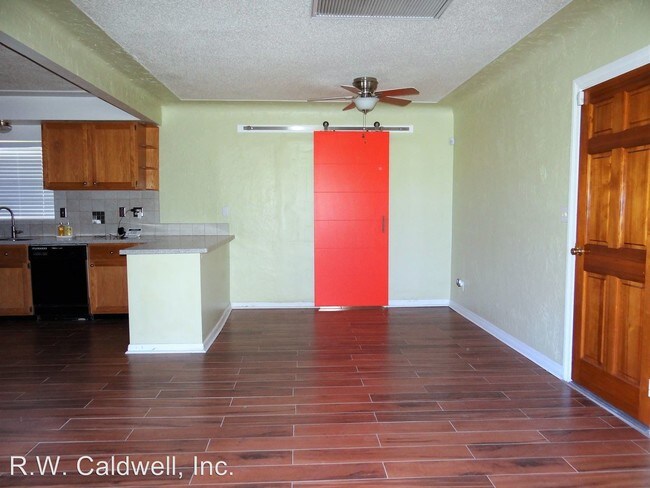 Foto del edificio - 2680 Fairway Ave S
