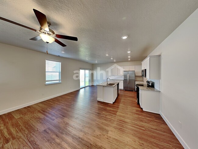 Foto del edificio - 2347 Surry Way