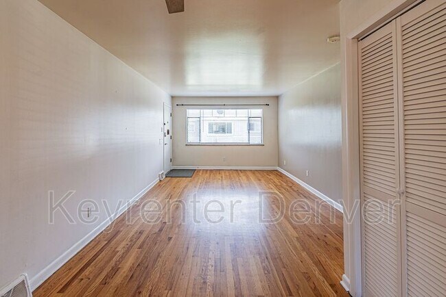 Foto del edificio - 1341 S Grant St