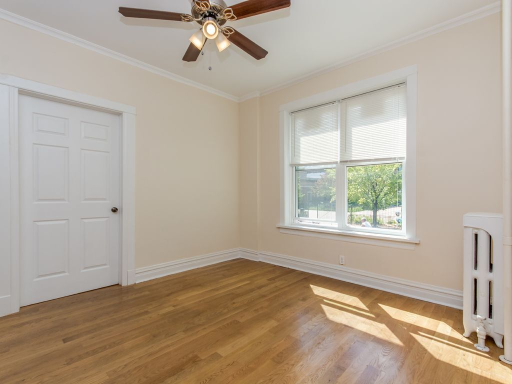 Primary Photo - 2223 N Hamlin Ave