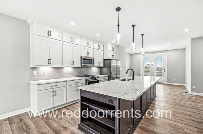 Foto del edificio - Welcome to Hampton Walk – where comfort me...