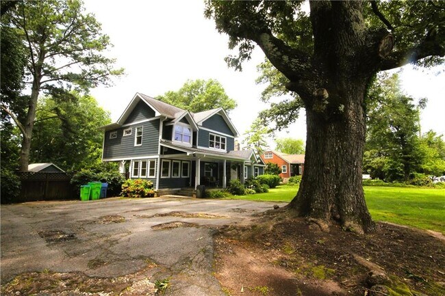 Foto del edificio - 3293 Covington Hwy