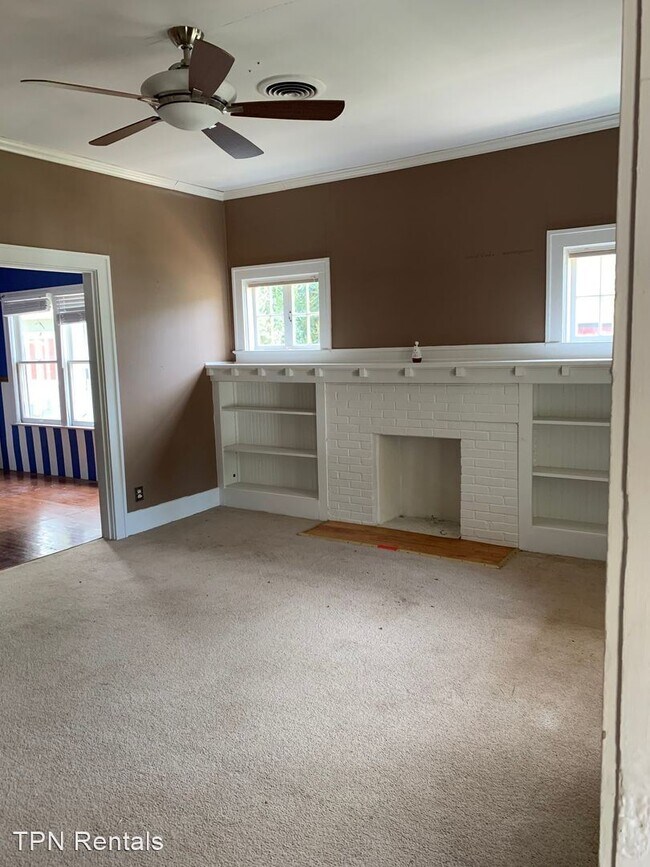 Building Photo - 3 br, 1 bath House - 243 Washington St