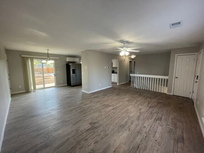 Building Photo - 11088 Eudora Way