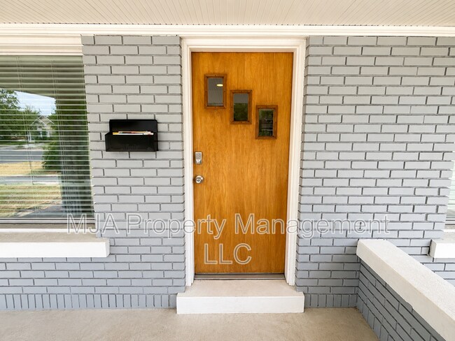 Building Photo - 144 S 500 W
