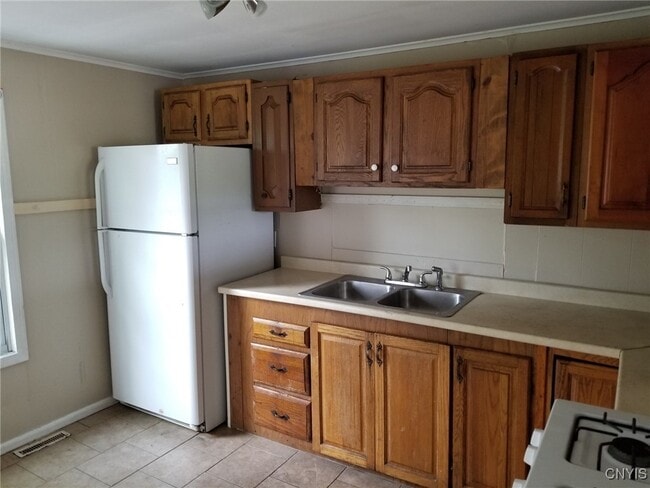 Foto del edificio - 6404 E Taft Rd