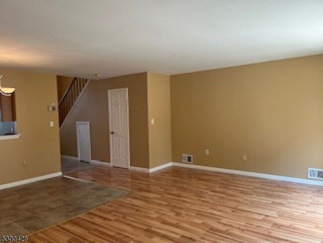 Building Photo - 3 Canterbury Cir