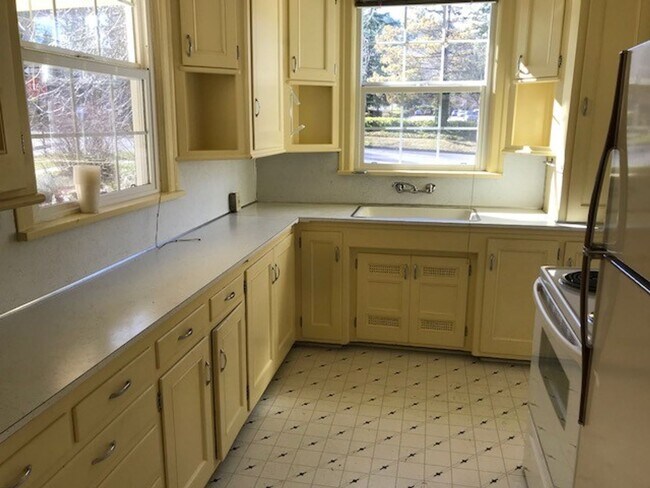 Foto del edificio - Near Downtown + WWU: 2 bdrm/1 bath house, in-unit laundry