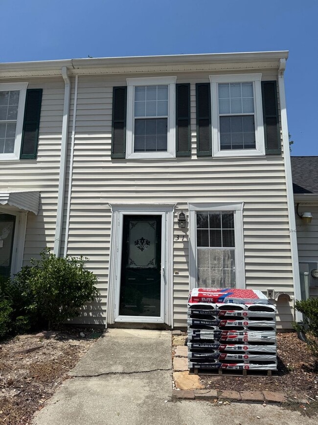 Building Photo - 31 Londonberry Ln