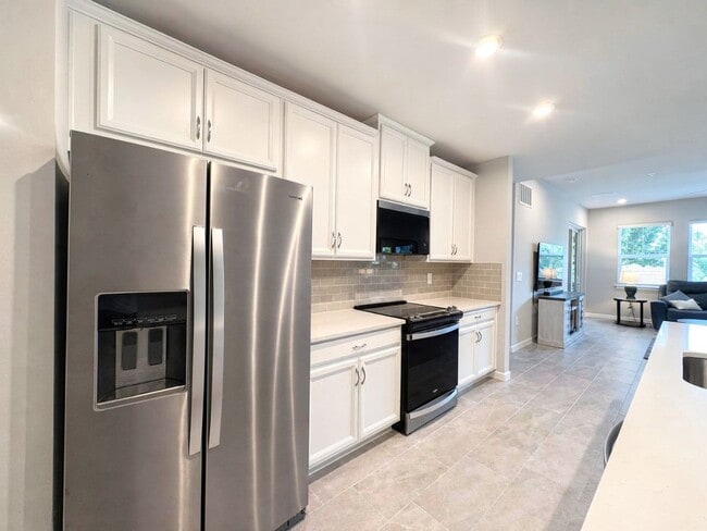 Building Photo - 4660 Arboretum Cir