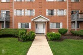 Foto principal - Two Bedroom Condo in Wheaton